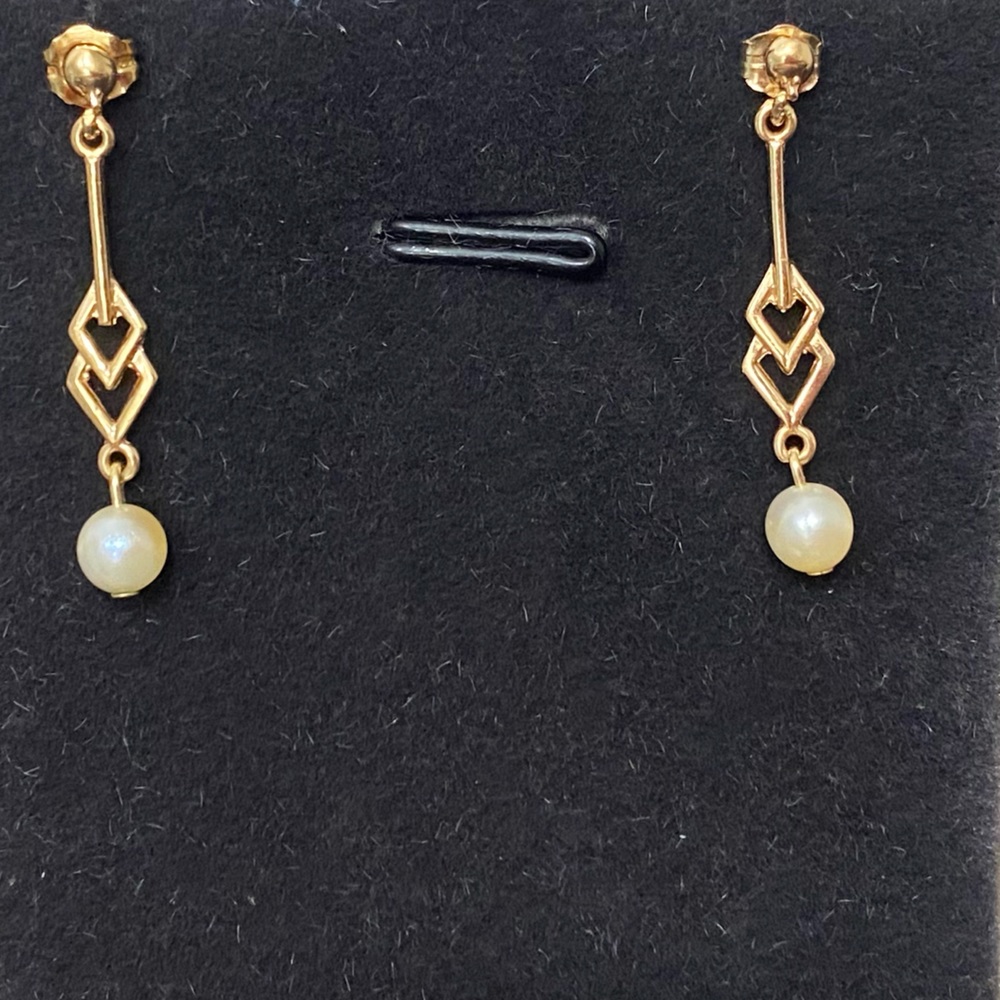 10kt Gold white bead dangle earrings